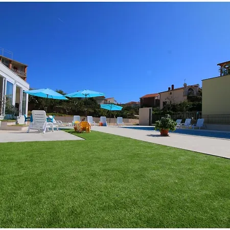 Katarina And House Marieta *