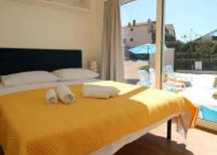 בית נופש Katarina And House Marieta