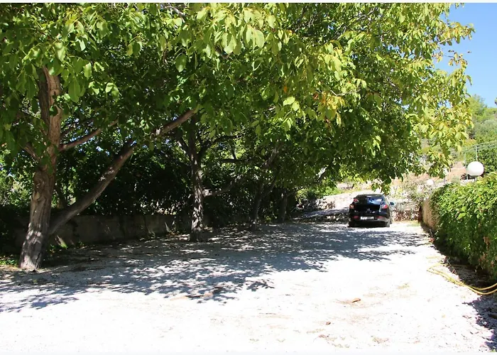 Katarina And House Marieta Feriehus Dolac