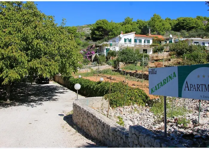 Katarina And House Marieta Feriehus Dolac
